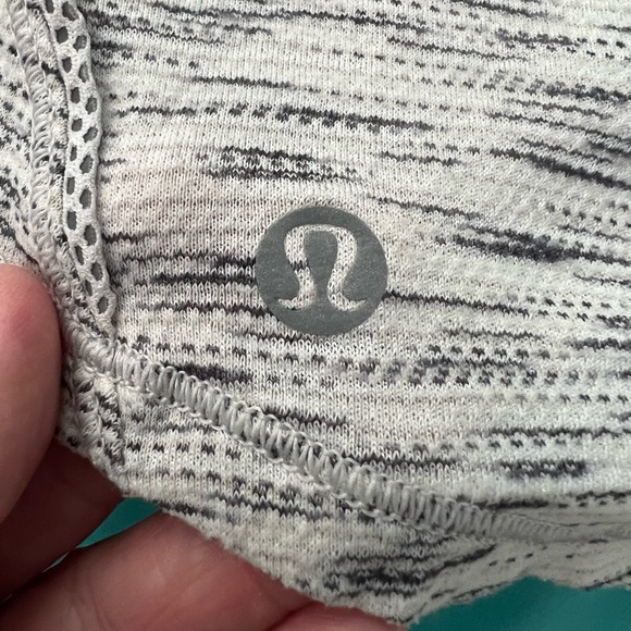 Lululemon built in bra top - Picture 3 of 4